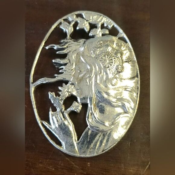 Art Nouveau style oval brooch Polished pewter silvercolor Woman flowers 2"×1 1/2 - Picture 3 of 3